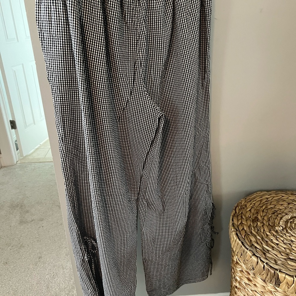 Aerie Black and White Gingham Women’s Lounge PJ Pants - Picture 2 of 5